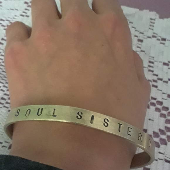 Soul Sisters cuff copper bracelet - Picture 9 of 9